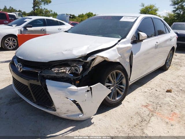 2017 TOYOTA CAMRY SE 6