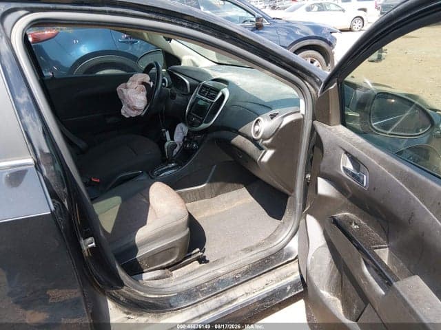 2019 CHEVROLET SONIC LT AUTO 5