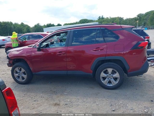2023 TOYOTA RAV4 XLE 15