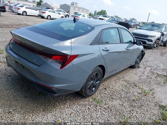 2021 HYUNDAI ELANTRA SEL 4