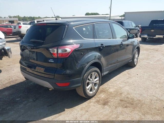 2017 FORD ESCAPE SE 4