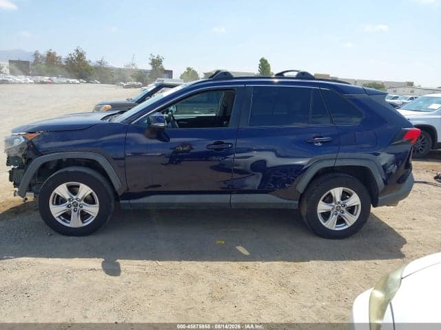 2019 TOYOTA RAV4 XLE 15