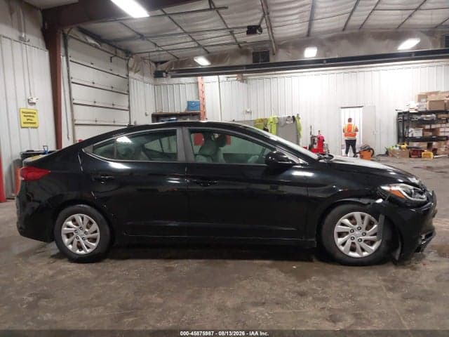 2017 HYUNDAI ELANTRA SE 13