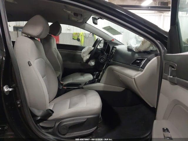 2017 HYUNDAI ELANTRA SE 5