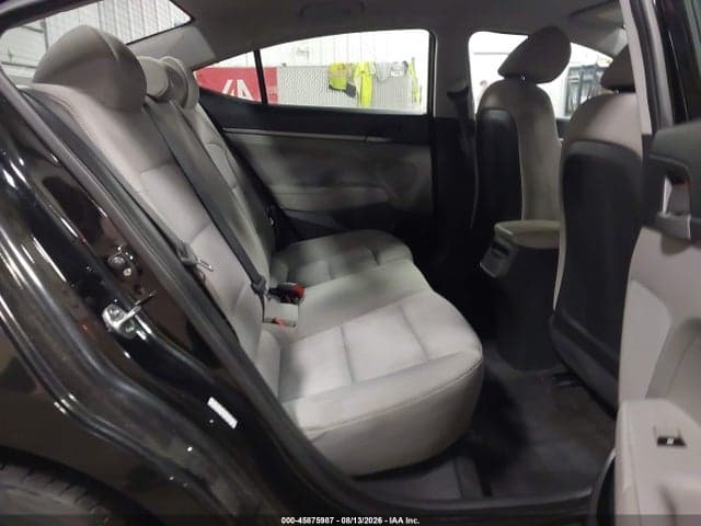 2017 HYUNDAI ELANTRA SE 8