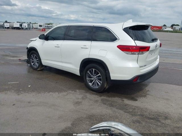 2018 TOYOTA HIGHLANDER XLE 3