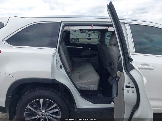 2018 TOYOTA HIGHLANDER XLE 8