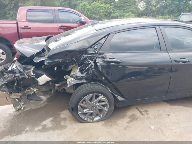 2024 HYUNDAI ELANTRA SEL 13