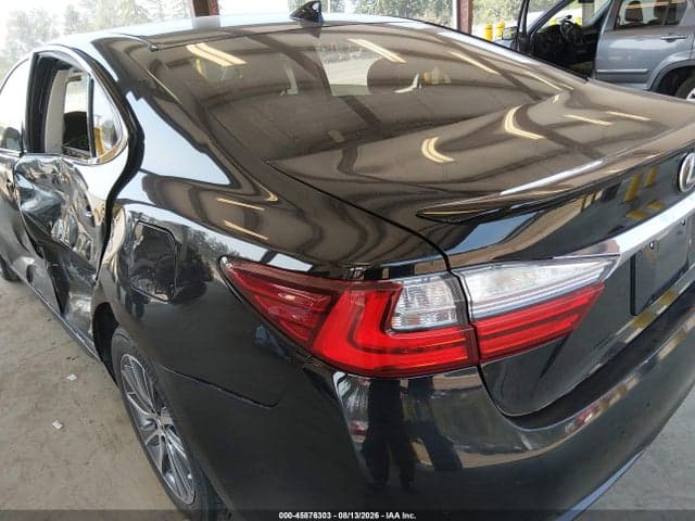 2017 LEXUS ES 300H 3