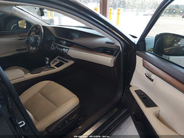 2017 LEXUS ES 300H 5