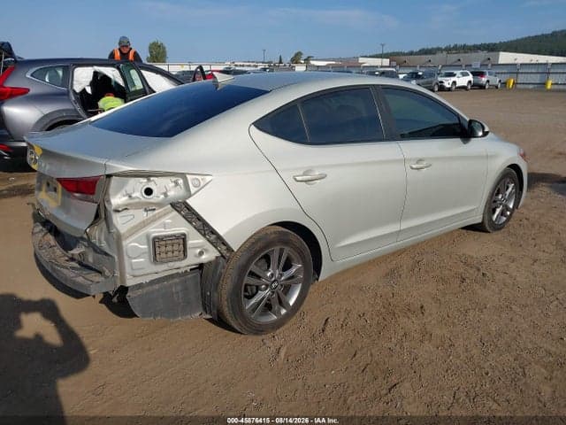 2017 HYUNDAI ELANTRA SE 4
