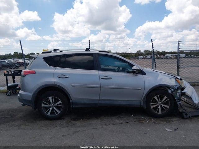 2017 TOYOTA RAV4 XLE 14