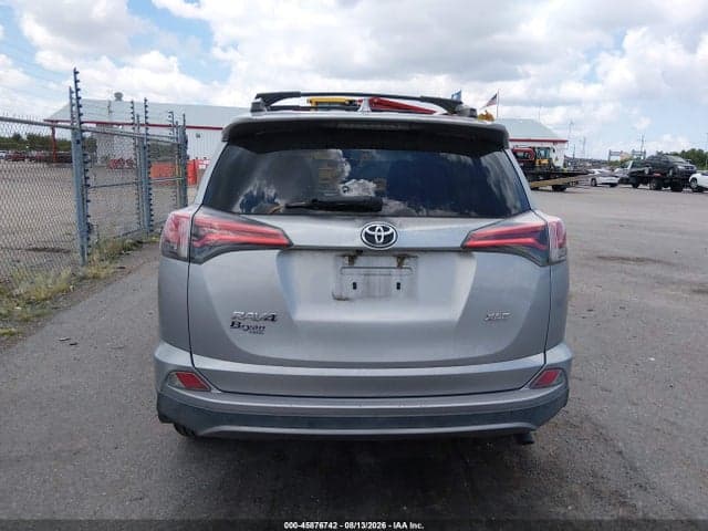 2017 TOYOTA RAV4 XLE 17