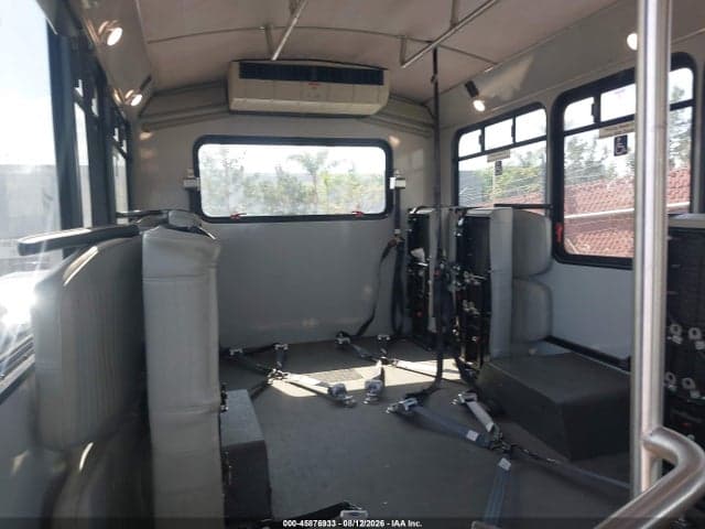 2018 CHEVROLET EXPRESS CUTAWAY 4500 VAN 8