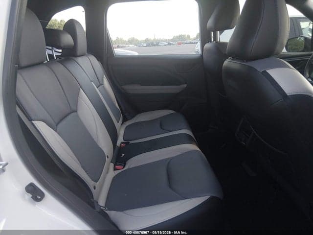 2025 SUBARU FORESTER 8