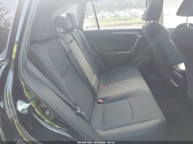 2019 TOYOTA RAV4 LE 8