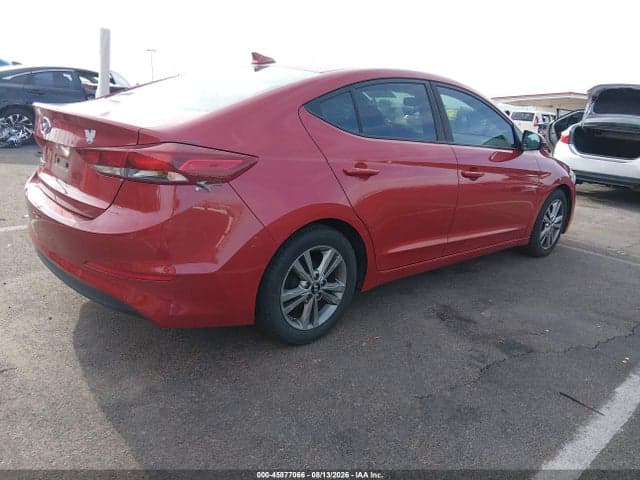 2017 HYUNDAI ELANTRA SE 4