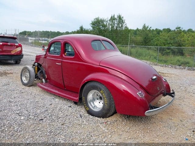 1940 FORD DELUXE 3