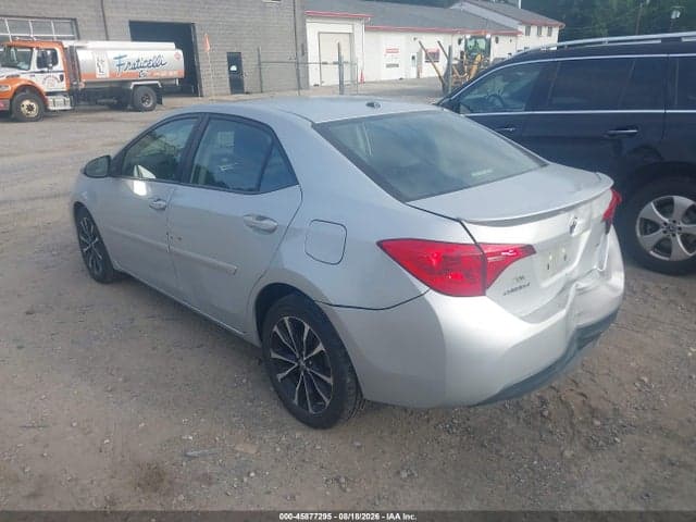 2017 TOYOTA COROLLA SE 3