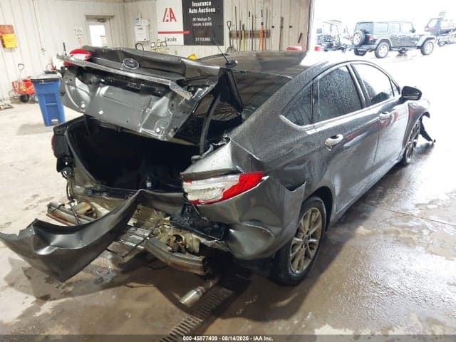 2017 FORD FUSION SE 4