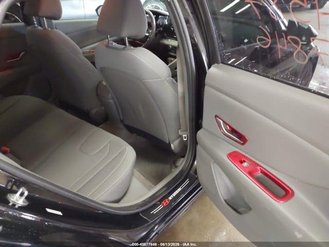 2022 HYUNDAI ELANTRA SEL 8