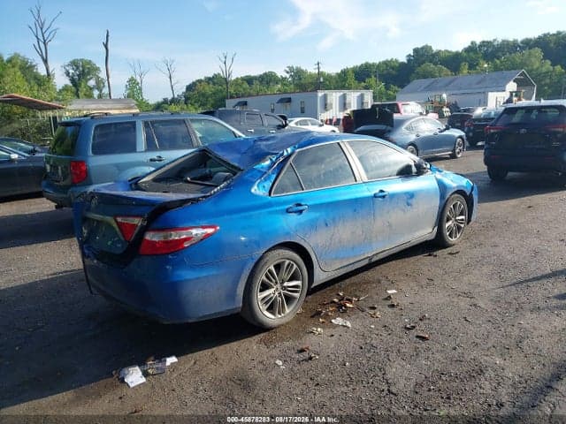 2017 TOYOTA CAMRY SE 4