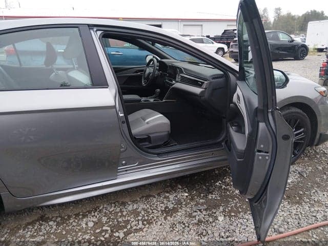 2025 TOYOTA CAMRY SE 5