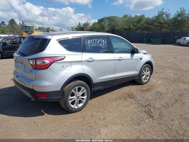 2017 FORD ESCAPE SE 4