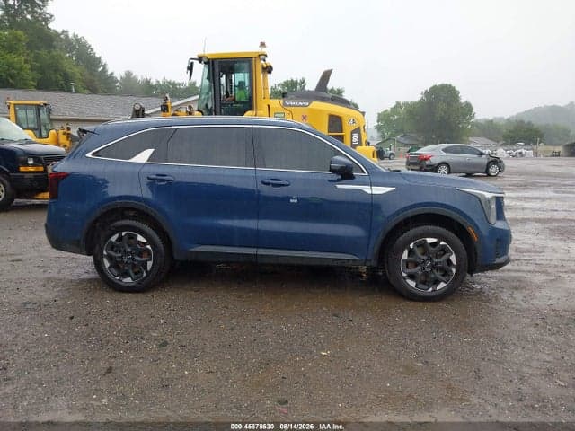 2025 KIA SORENTO S 13