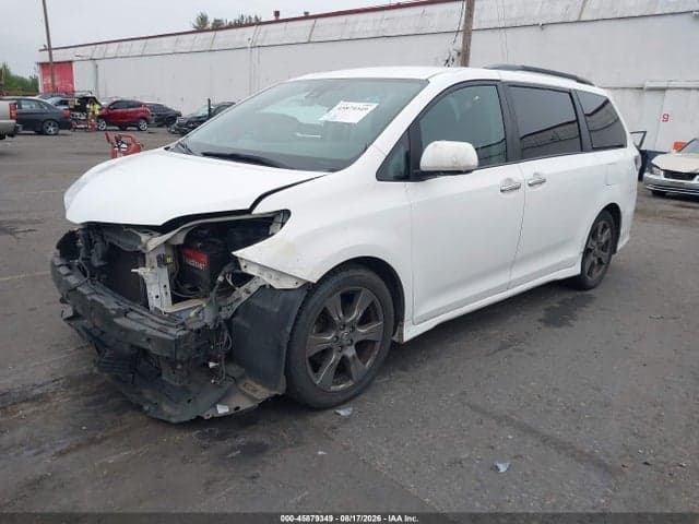 2018 TOYOTA SIENNA SE 8 PASSENGER 2