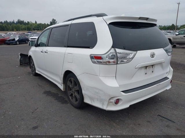 2018 TOYOTA SIENNA SE 8 PASSENGER 3