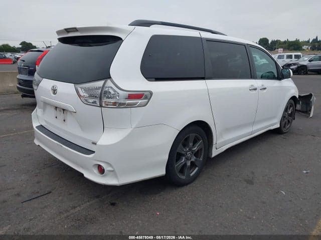 2018 TOYOTA SIENNA SE 8 PASSENGER 4