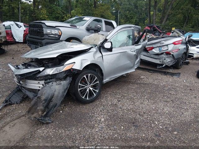 2020 TOYOTA CAMRY SE 2