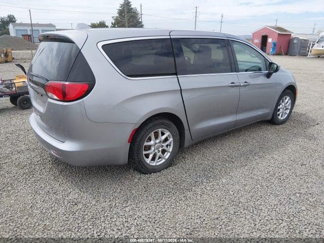 2019 CHRYSLER PACIFICA LX 4