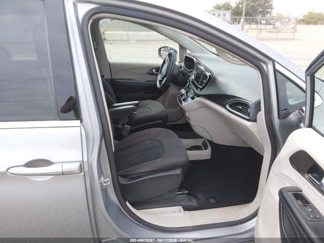 2019 CHRYSLER PACIFICA LX 5