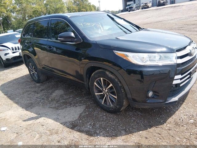 2017 TOYOTA HIGHLANDER XLE 1