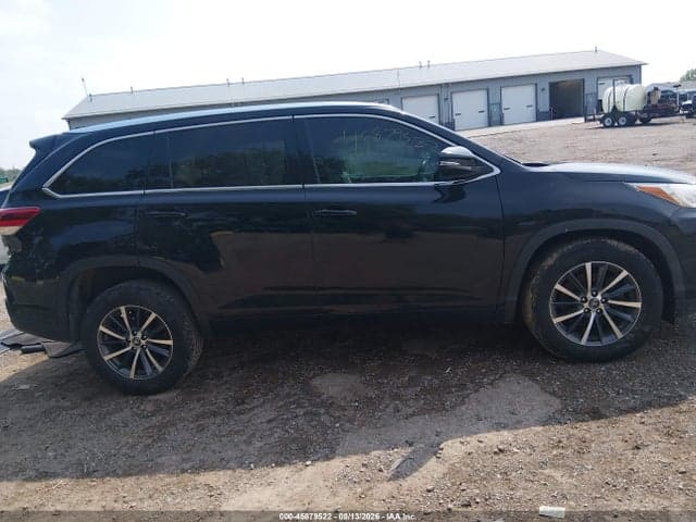 2017 TOYOTA HIGHLANDER XLE 12