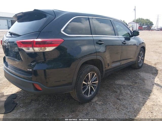 2017 TOYOTA HIGHLANDER XLE 4