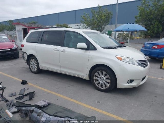 2017 TOYOTA SIENNA XLE 7 PASSENGER 1