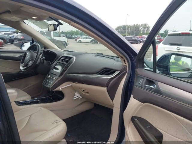 2017 LINCOLN MKC PREMIERE 5