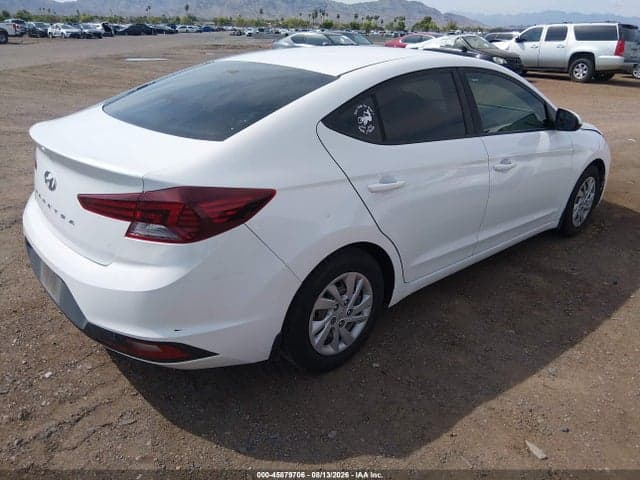 2019 HYUNDAI ELANTRA SE 4