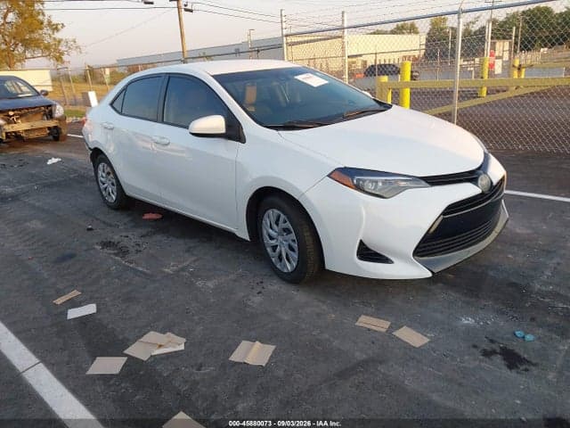 2018 TOYOTA COROLLA LE 1