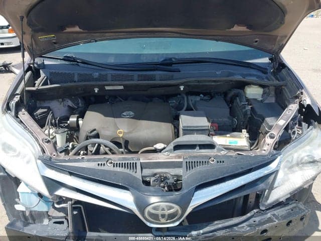 2018 TOYOTA SIENNA LE 8 PASSENGER 10