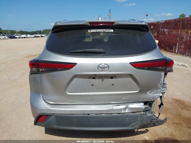 2022 TOYOTA HIGHLANDER XLE 17