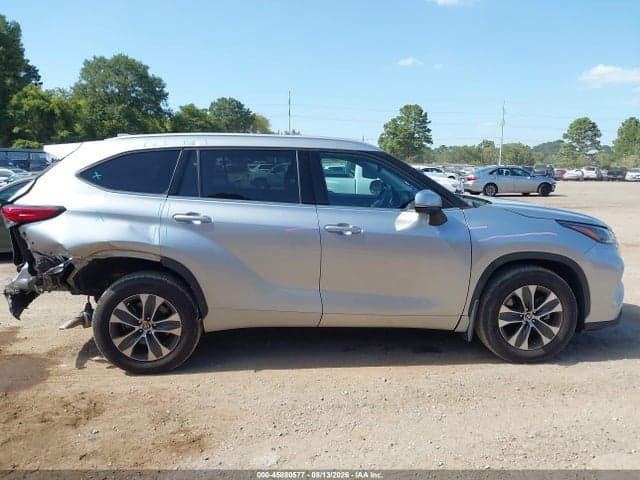2022 TOYOTA HIGHLANDER XLE 6