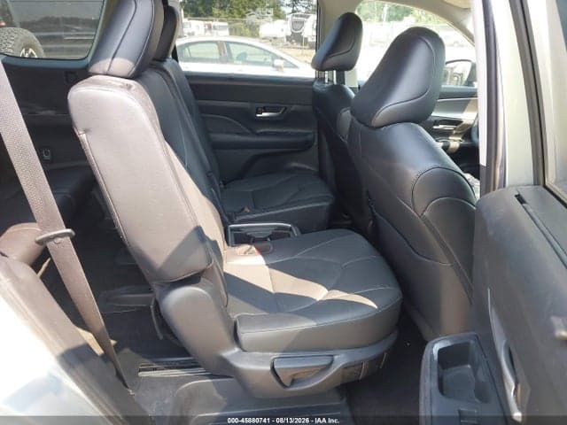 2025 TOYOTA GRAND HIGHLANDER XLE 8