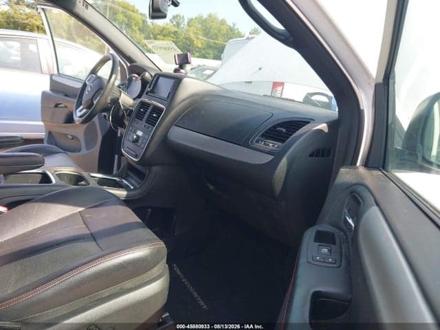 2018 DODGE GRAND CARAVAN GT 5