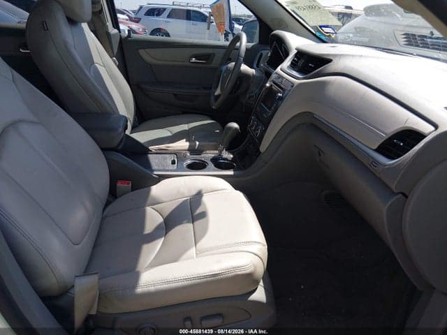 2017 CHEVROLET TRAVERSE LT 5