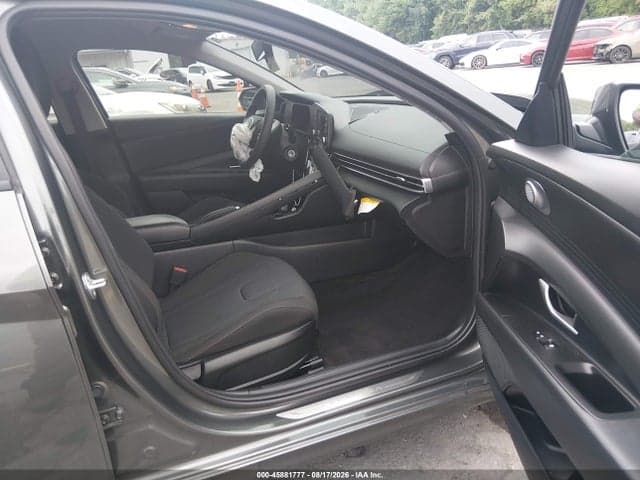 2024 HYUNDAI ELANTRA SE 5