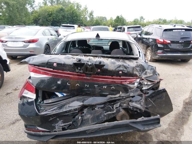 2021 HYUNDAI ELANTRA SE 17
